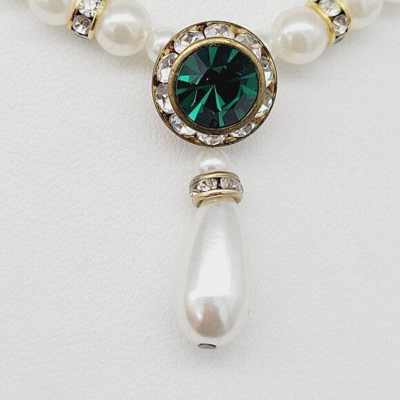 Vintage Faux Pearl Choker Necklace Green Rhinestone Drop Dangle Focal Gold Tone - Picture 4 of 10
